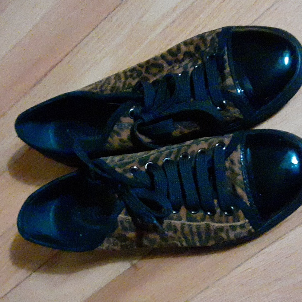 Tod's Italy Cheetah Nubuck Leather Sneakers Sz 38 1/2 US 8